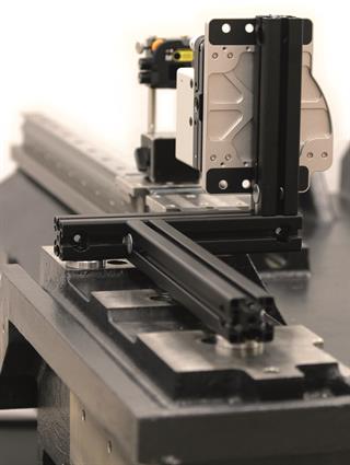 Sistema laser de alinhamento XK10 na base da máquina